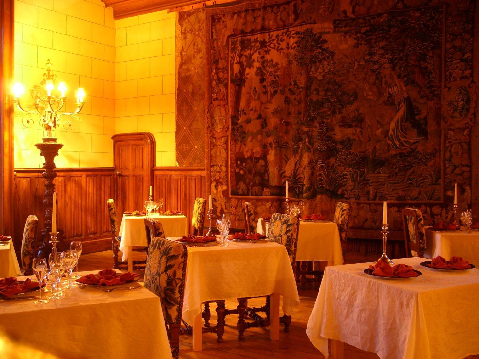 Chateau De Busset Zewnętrze zdjęcie