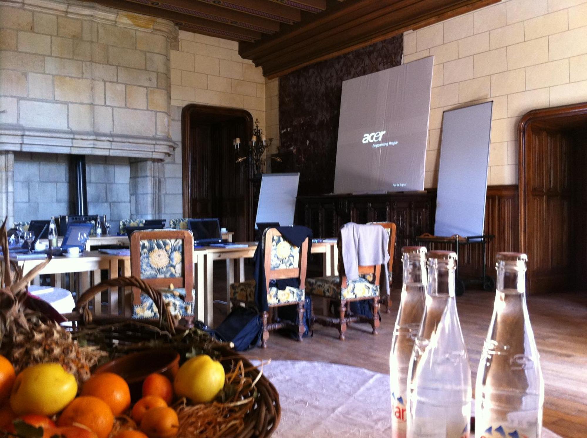 Chateau De Busset Zewnętrze zdjęcie